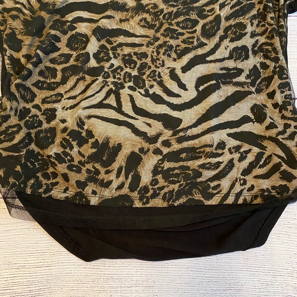 Cheetah print top - Picture 3 of 6